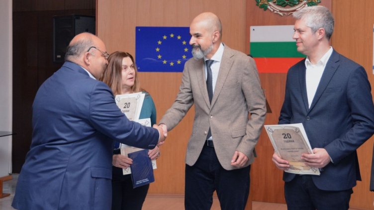Община Варна получи грамоти за принос в интеграцията на ромите