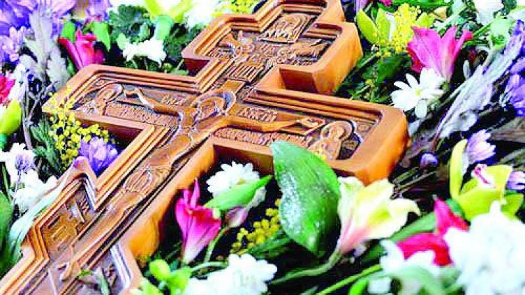 Днес е Неделя Кръстопоклонна, чества се и паметта на преподобния Георги, Митилински епископ