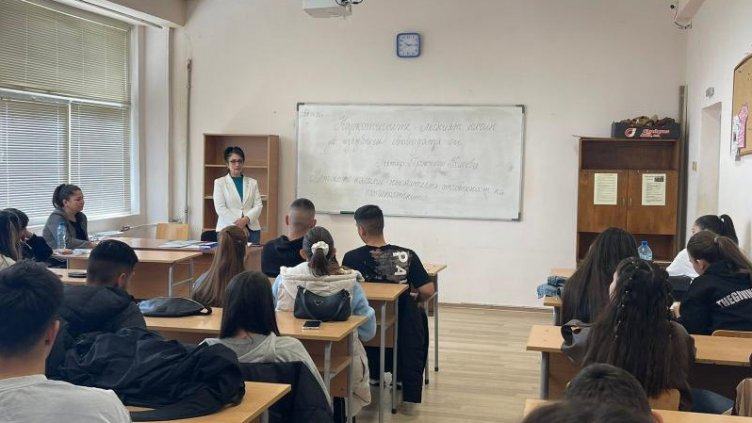Прокурори от Девня и Провадия завършиха третия етап на образователната програма