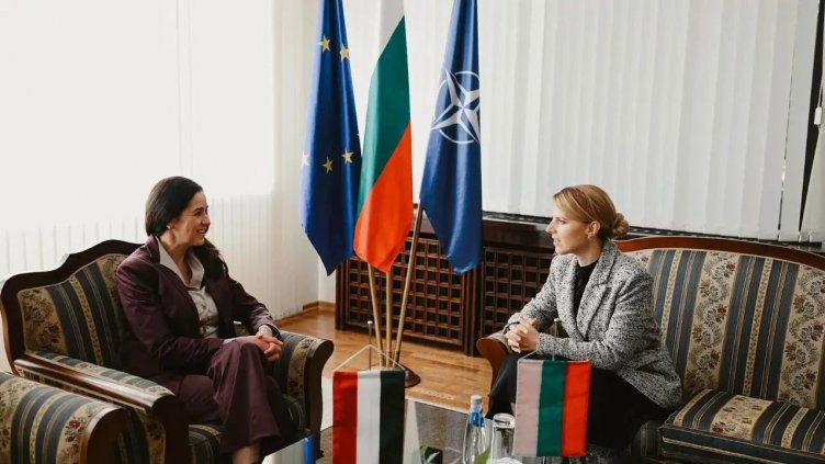 Велислава Петрова: Неприемливо е търговските кораби да се превръщат в бойно поле