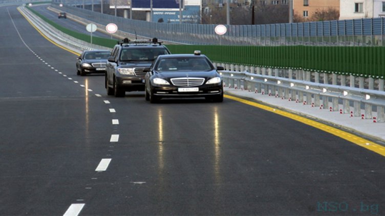 Служебните министри се качиха на скъпите лимузини на НСО