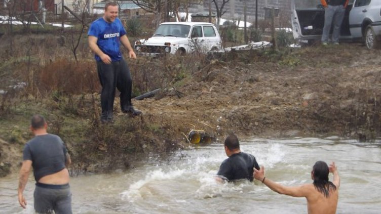 Ледена баня за зетьовете в несебърско село