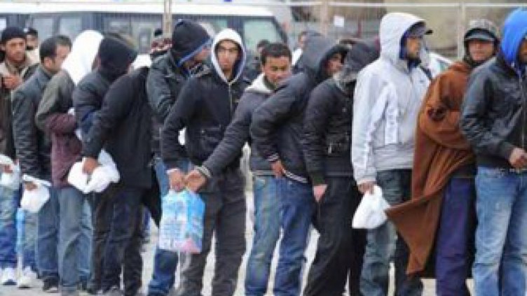 Спипаха 16 незаконни мигранти край пазарджишко село