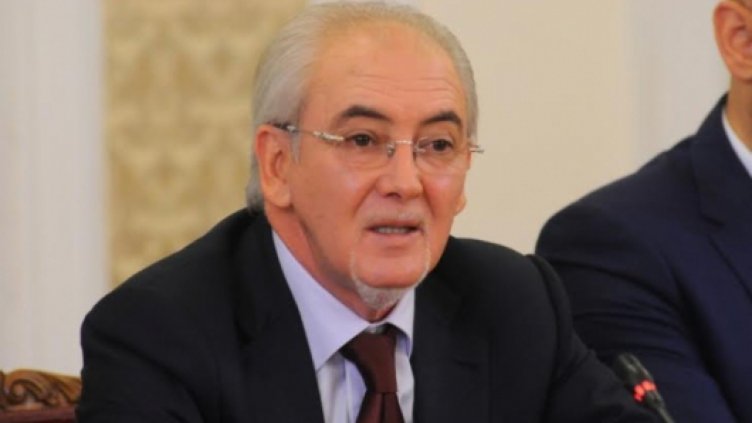 Местан иска в чужбина, обжалва забраната да напуска страната  