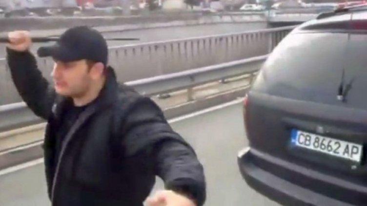 Всичко е ясно, да влезе пребитият