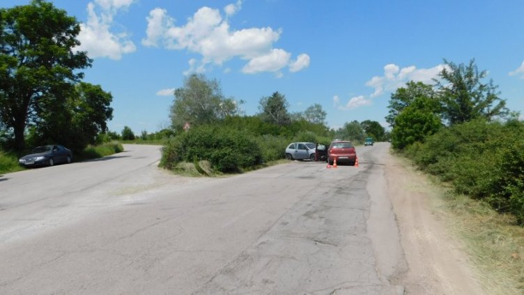 2 жени пострадаха при челен удар на пътя Разград - Кубрат