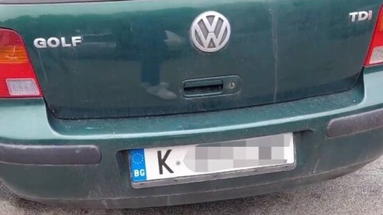 Кърджалийски "Голф" под обстрел в Украйна. Гръмнато стъкло, шофьорът?