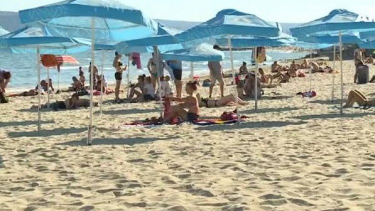 Ще има ли по-ниски цени на чадърите и шезлонгите по плажовете ни?