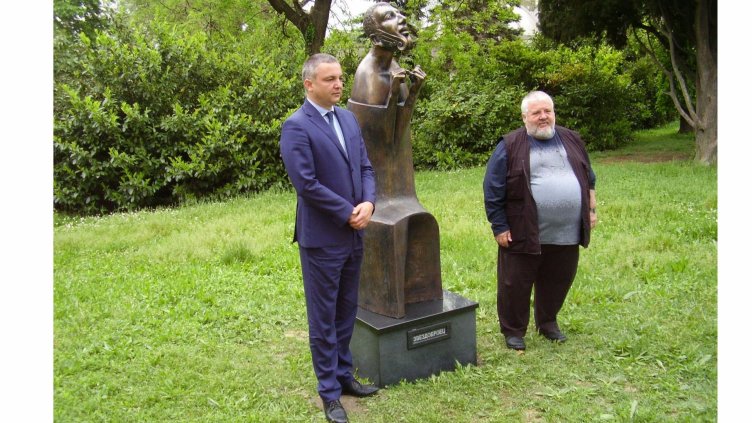 Скулптурата Звездоброец украси градинката до Обсерваторията във Варна