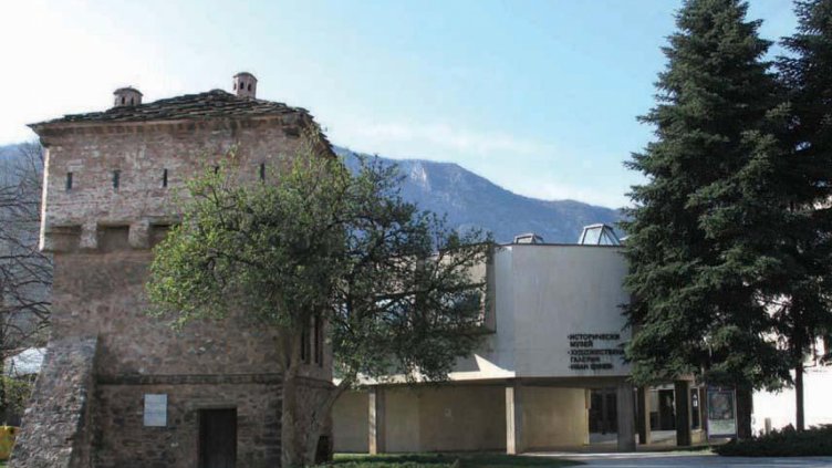 Изложба показва как се е променило преподаването по география за един век