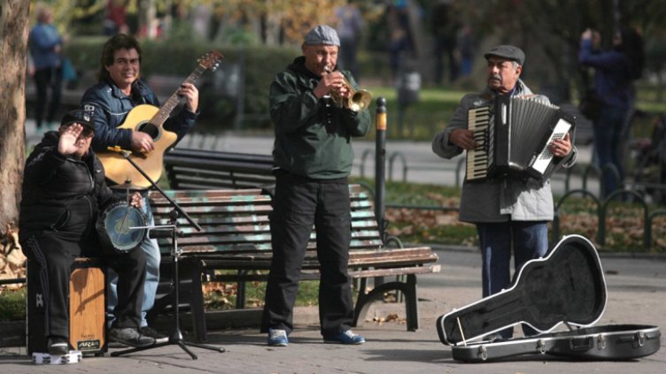 НСИ: На хиляда мъже в България се падат по 1059 жени