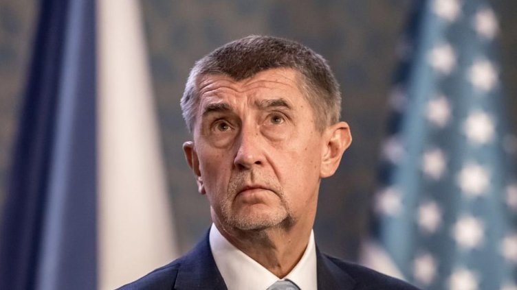 Андрей Бабиш призова правителството в Рим да забрани на италианците да пътуват в Европа