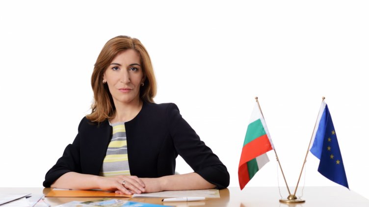 Министър Ангелкова: Увеличихме приходите от концесии и наеми на морски плажове