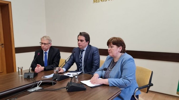 Държавата праща 30 000 ученици на лятна почивка