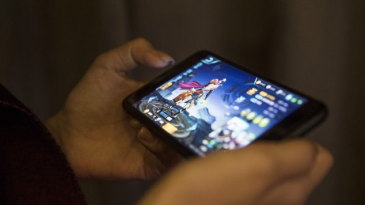 Пандемията видгна с 25% разходите за мобилни игри и приложения