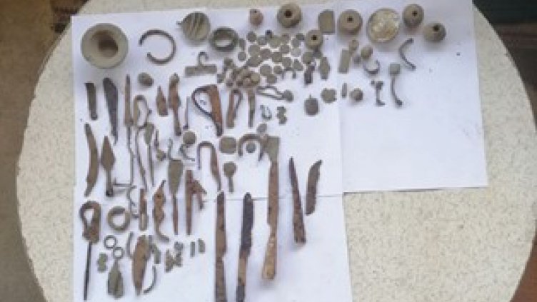 Откриха 688 незаконно съхранявани антични предмети