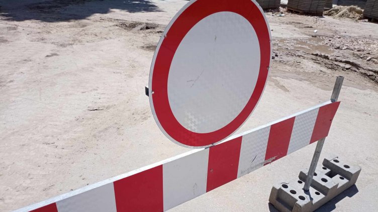 Живеещи около ВСУ и Ален мак посикаха обяснение от кмета кога ще приключат ремонтите