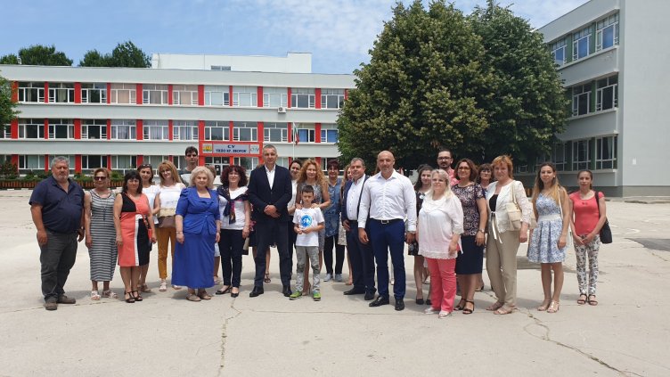 Откриха обновеното училище “П. Кр. Яворов” (СНИМКИ)