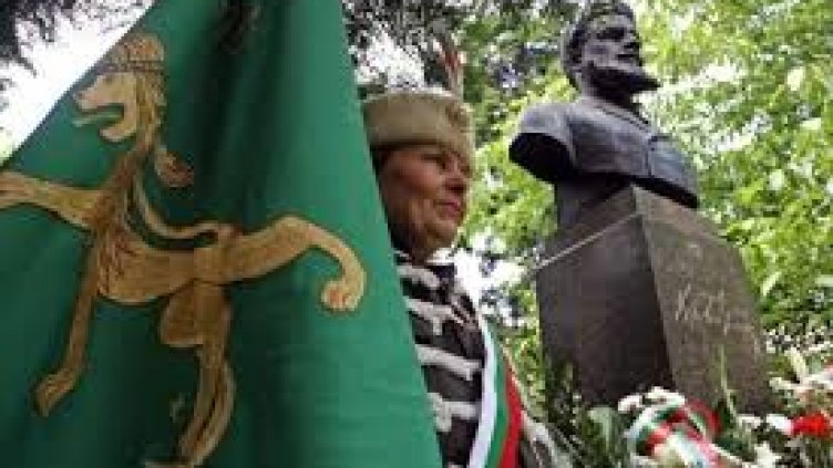 Почитаме паметта на Ботев и загиналите за свободата на България