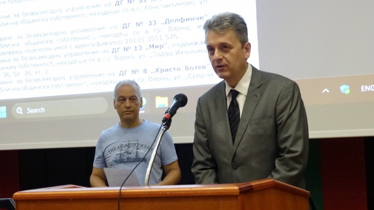 Нов съветник	положи клетва във Варна