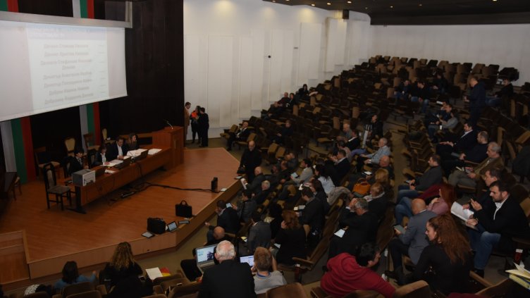 Изграждат кръгово кръстовище и зона за отдих в курорта Св. св. Константин и Елена