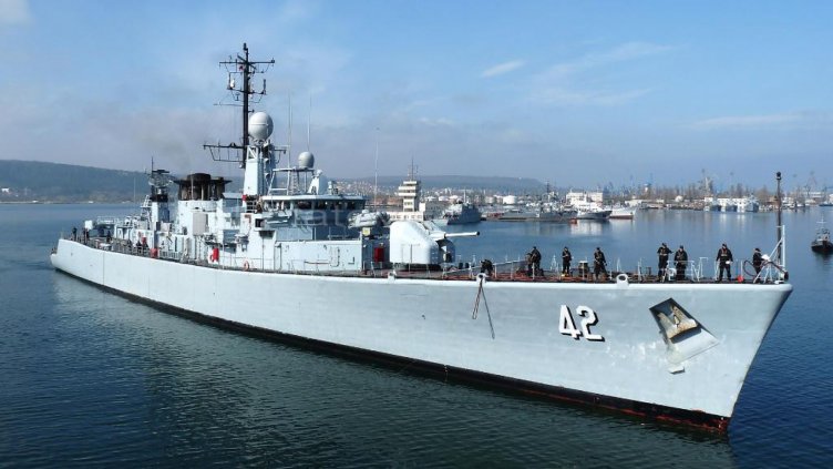 Фрегатите “Верни” и “Дръзки” заминаха на учения