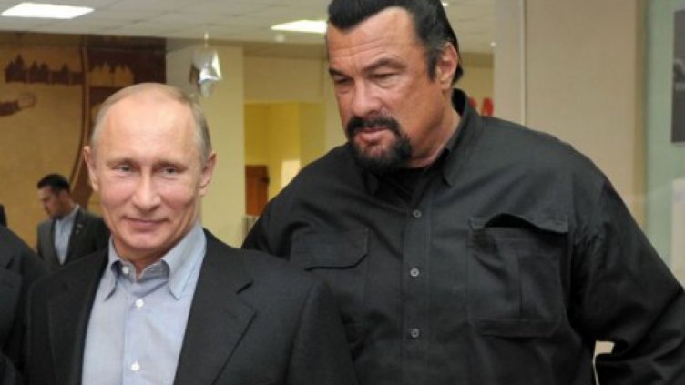 Стивън Сегал получи руски паспорт