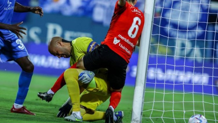 Ники Михайлов закопа "Левски" в София