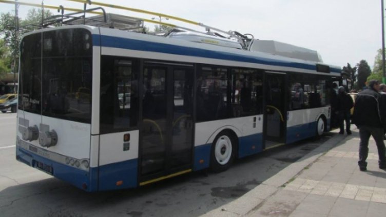 Изкопни работи оставиха Варна без тролеи