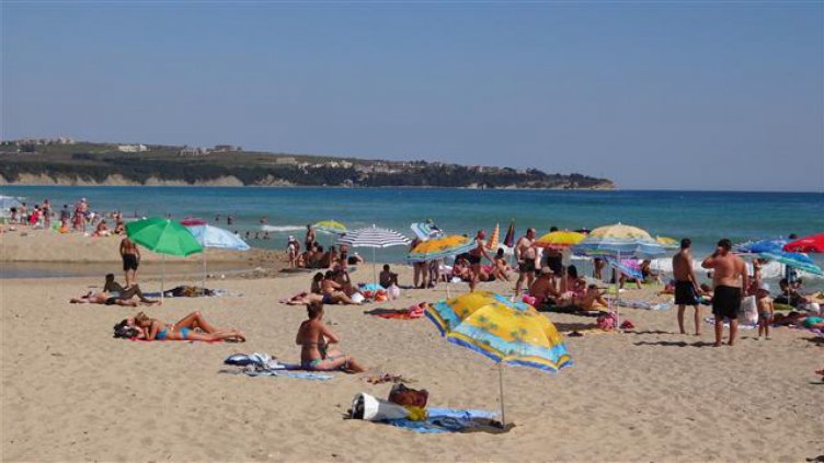 Тази година пътуването до морето излиза по-евтино