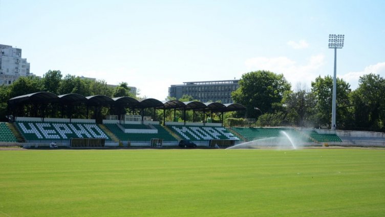 Черно море започва продажбата на клубни карти