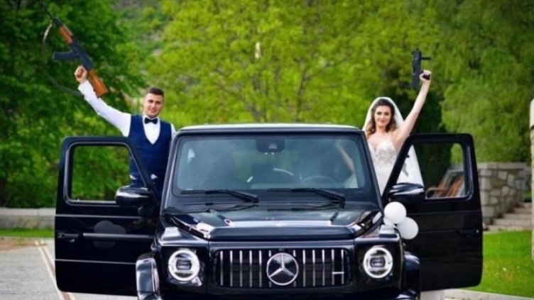 В Сливен вдигнаха сватба в мафиотски стил