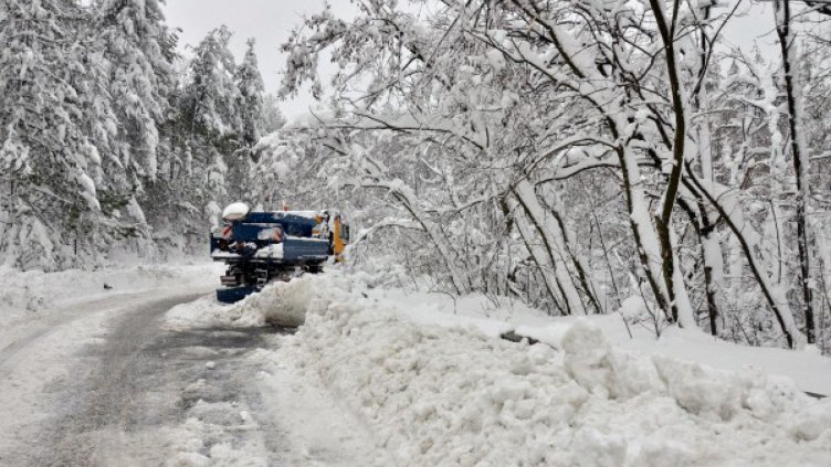 2000 души от МВР работят на терен заради тежката зима