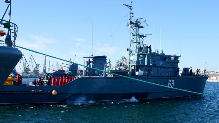 Екипажът на „Прибой” изпълнява задачи в състава на Втората постоянна противоминна група на НАТО (СНИМКИ)