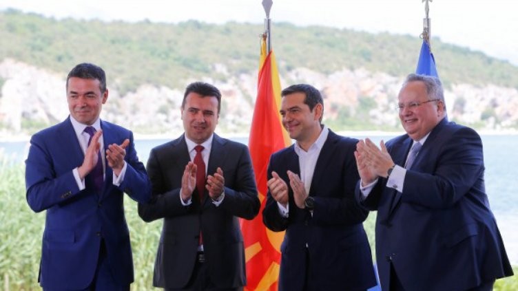 Подписаха договора за новото име на Македония
