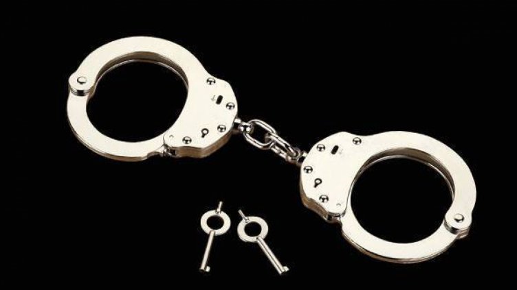 Задържаха под стража домашен насилник, заплашвал родителите си