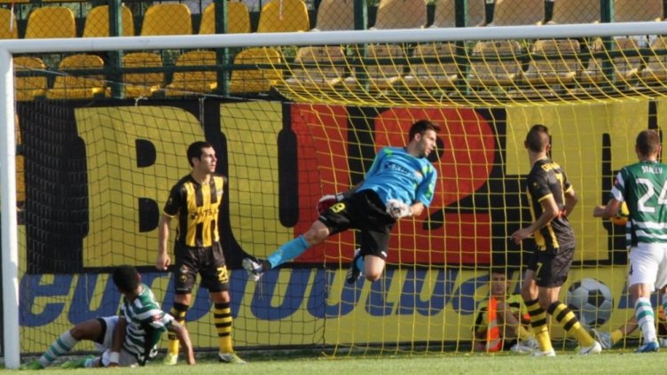 „Канарчетата” изненадаха „моряците” под тепетата  