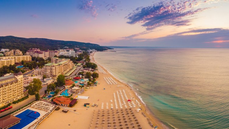 Плажовете на Златните и "Слънчев ден" - със "Син флаг"