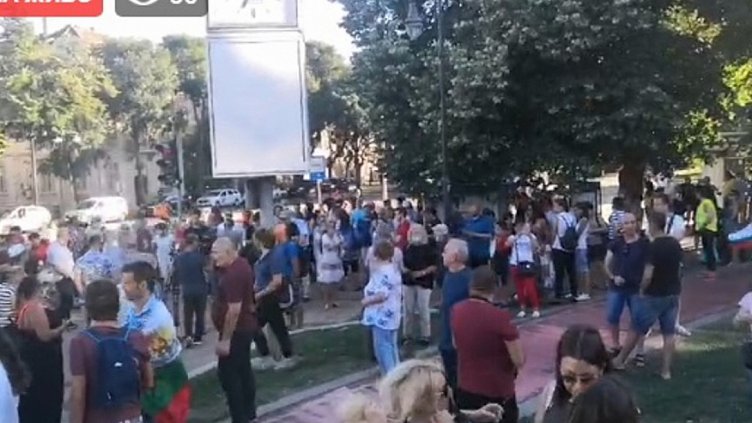 Протестите във Варна продължават и днес