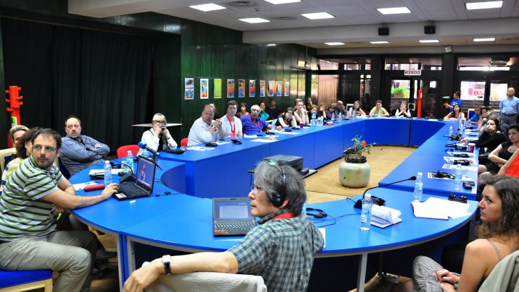 НОВИТЕ ТЕНДЕНЦИИ И ТЕАТРАЛНИ ПРАКТИКИ обсъдиха  на кръгла маса участници и гости на Международния театрален фестивал „Варненско лято“. Снимка ПЛАМЕН ГУТИНОВ