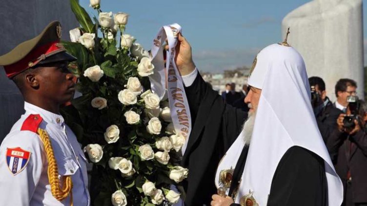 Започна историческата среща на папа Франциск с патриарх Кирил