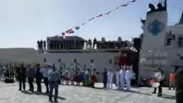 Полярният ни кораб беше тържествено посрещнат в Комодоро Ривадавия