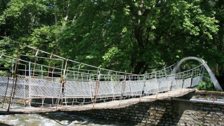 Оказа се, че няма сигнал за скочило момиче от мост в Сандански