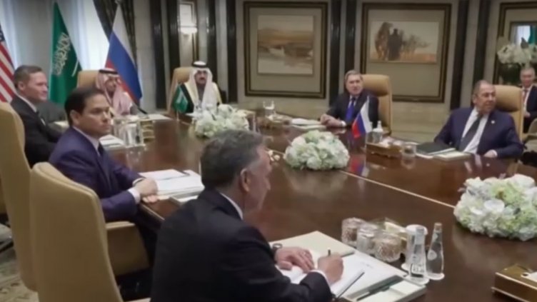 САЩ и Русия назначават преговорни екипи за край на войната в Украйна