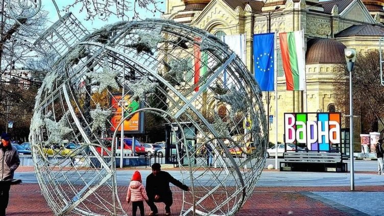 Ясно и топло време в понеделник по морето