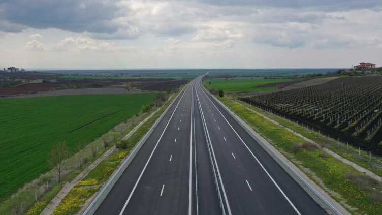 Влагат некачествени материали в ремонта на магистрали