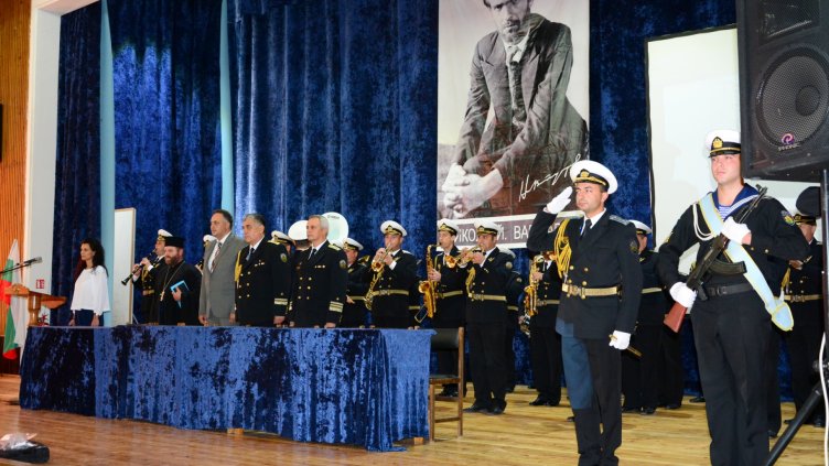 Близо 600 са първокурсниците във ВВМУ „Н.Й.Вапцаров“