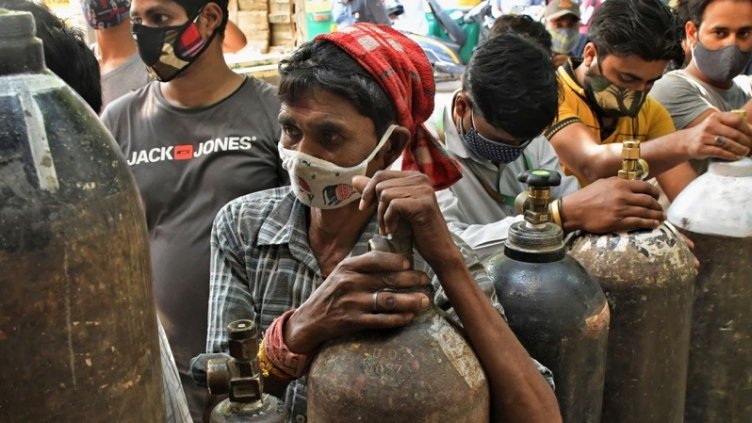 В Индия се готвят за трета вълна, но махат част от ограниченията