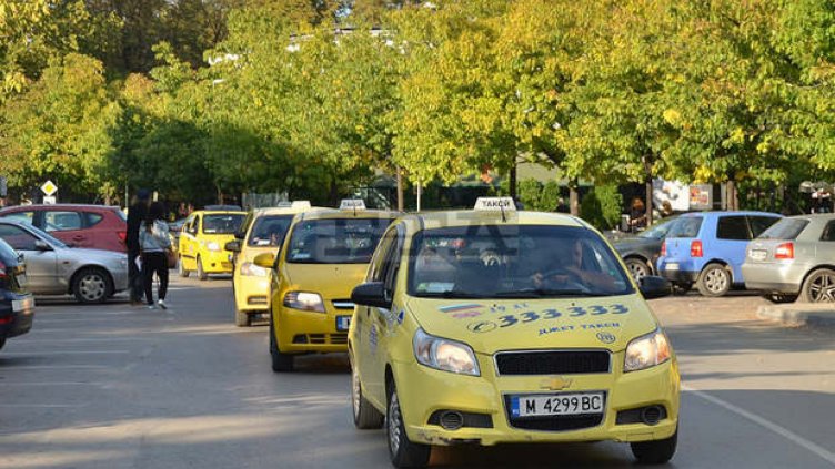 Таксиметрови шофьори от Монтана протестираха срещу висок данък
