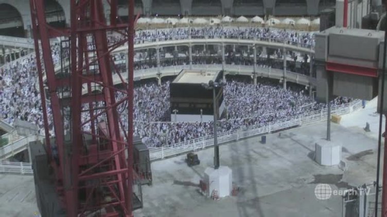 Трагедия! Кран уби десетки поклонници в Мека